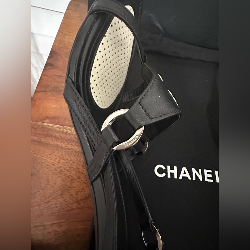 GENUINE CHANEL SLING BACK HEEL SANDALS.  SIZE 40 Gorgeous and Great Condition - Picture 10 of 16